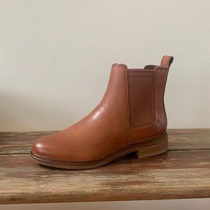 Clarks leather chelsea boots